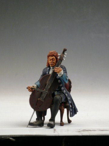 VIOLONCELLISTE EN HABIT
